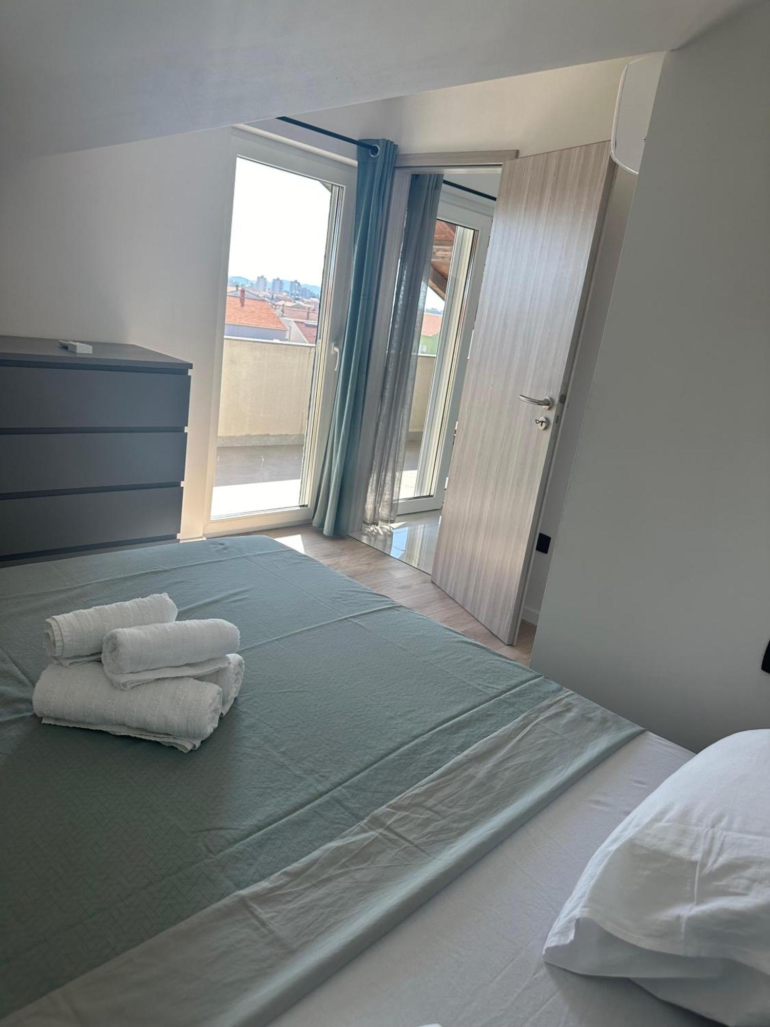 זאדאר Apartment Roni מראה חיצוני תמונה