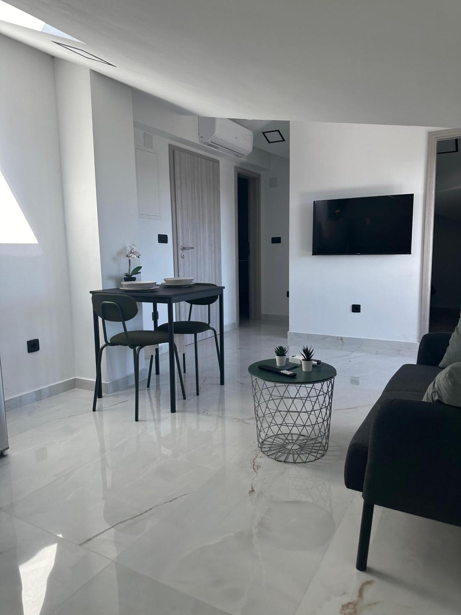 זאדאר Apartment Roni מראה חיצוני תמונה