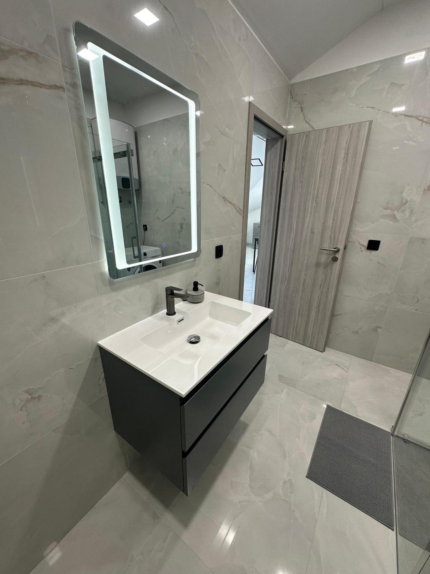 זאדאר Apartment Roni מראה חיצוני תמונה