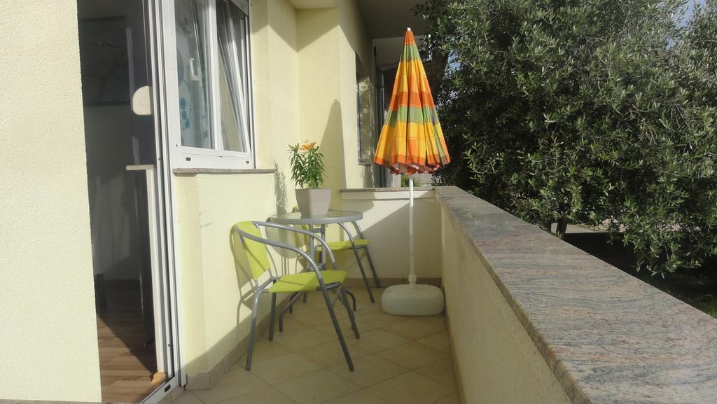זאדאר Apartment Roni מראה חיצוני תמונה