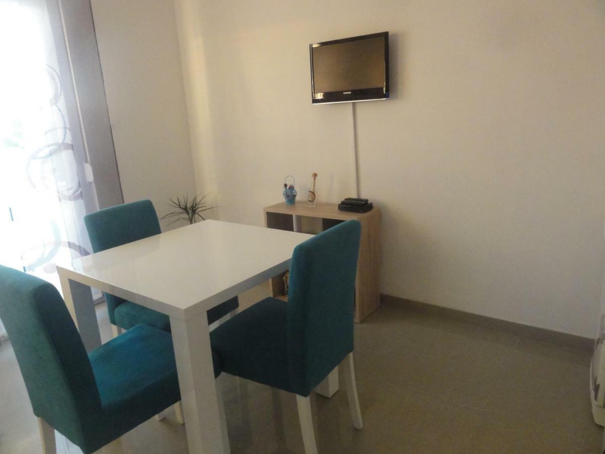 זאדאר Apartment Roni מראה חיצוני תמונה